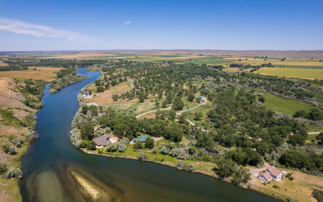 Riverfront subdivision lot on the Bighorn River in MT