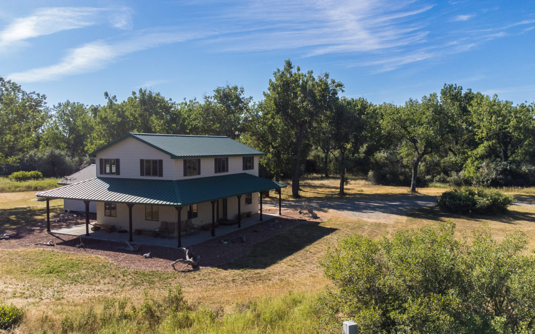 Beautiful home and acreage on the Bighorn River in MT